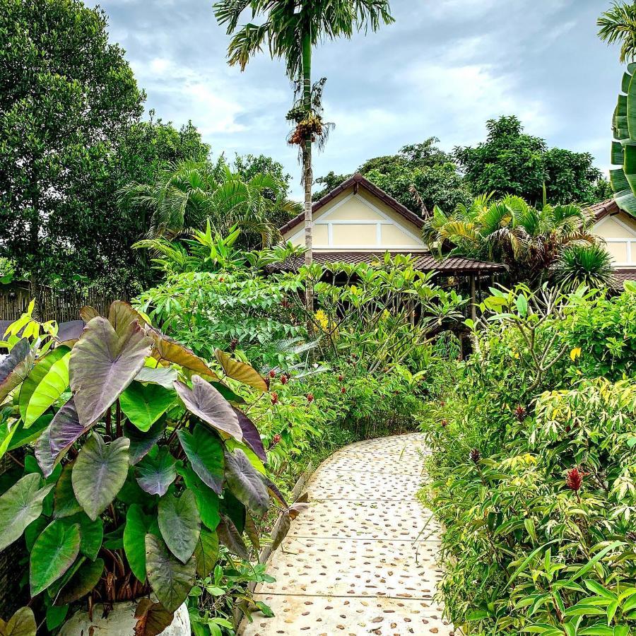 Atmaland Resort Kep Exterior foto